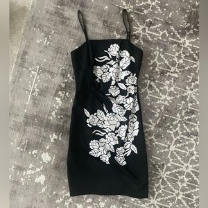 EUC 6 WHBM Black White Cocktail shift dress straps removable, boning lined